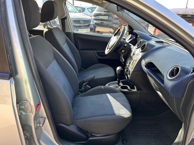 FORD FIESTA TREND 1.6 AUTO SPANISH LHD IN SPAIN 0NLY 58000 MILES SUPERB 2006